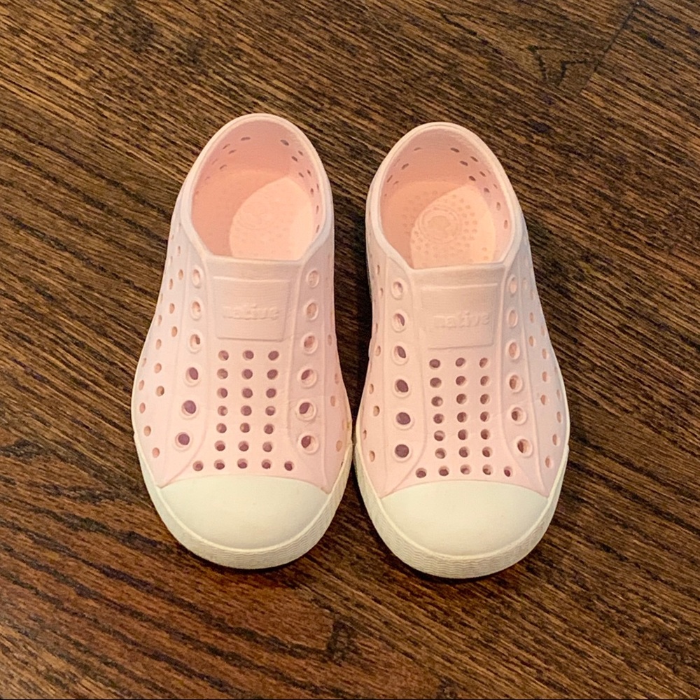 Native Jefferson shoes, size 7